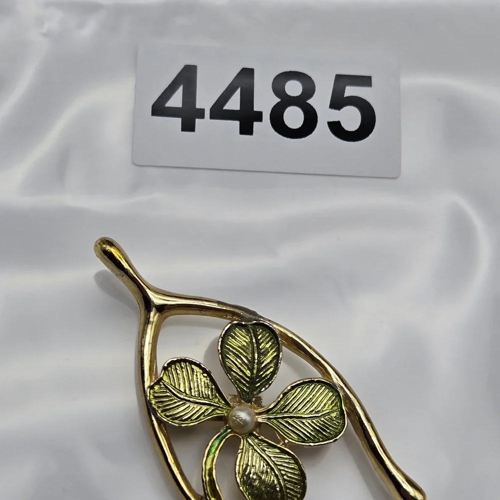 Gerrys Womens Vintage Wishbone Four Leaf Clover Enamel Pearl Brooch Pin Luck